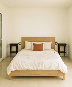 4 bedrooms, iron/ironing board, Internet, bed sheets