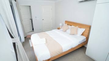 2 slaapkamers, een strijkplank/strijkijzer, wifi, beddengoed