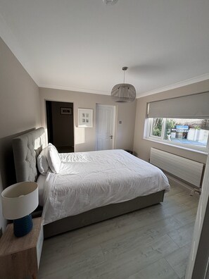 4 chambres, fer et planche à repasser, Wi-Fi, draps fournis