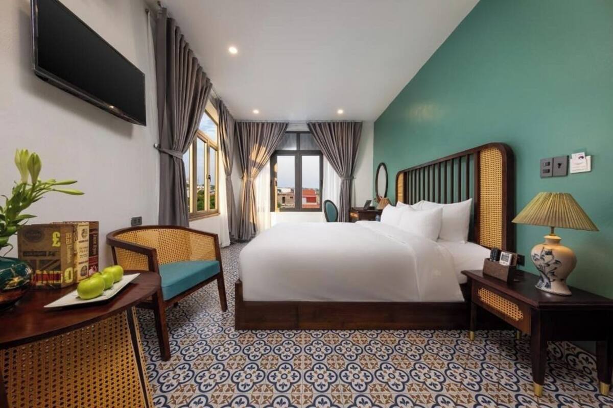Deluxe Double Room | Desk, iron/ironing board, free WiFi