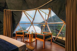 Quarto casal superior, vista para a montanha | Wi-Fi de cortesia