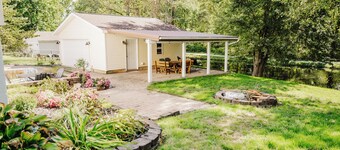 Ohio Towpath Paradise Luxury Canal-Side 3BR Pet-Friendly Near DT Akron!