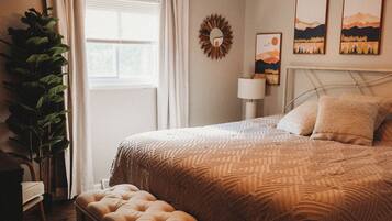 3 habitaciones, escritorio, tabla de planchar con plancha y wifi gratis