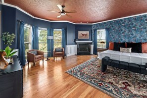 6 Schlafzimmer, Schreibtisch, Bügeleisen/Bügelbrett, kostenloses WLAN