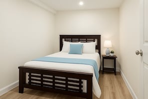 2 habitaciones, tabla de planchar con plancha, wifi y ropa de cama