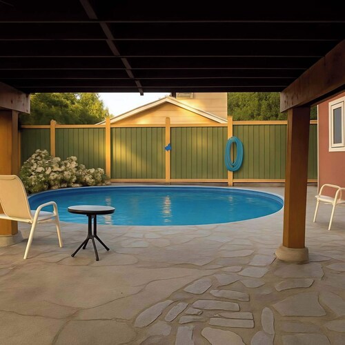 Poolside Hideaway • Heated Pool All Year • Ideal for Groups (Sleeps 6+)