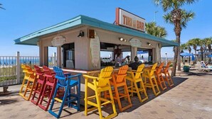 Outdoor dining - Sunny Daze 104-Walk-Out Beachfront-Sleeps 6 (Panama City Beach)