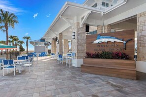 屋外ダイニングエリア