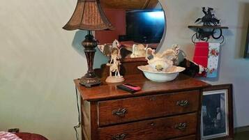 2 makuuhuonetta, silitysrauta/-lauta, Wi-Fi, vuodevaatteet