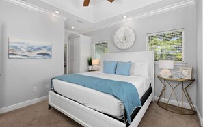3 habitaciones, escritorio, tabla de planchar con plancha y wifi