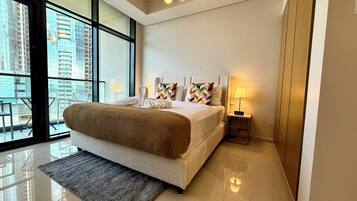 Superior-studiosuite - byudsigt | Pengeskab på værelset, skrivebord, arbejdsområde til bærbare computere