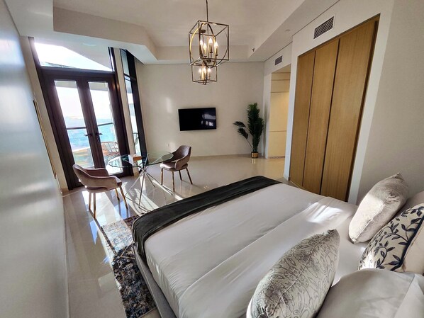 In-room safe, desk, laptop workspace, iron/ironing board