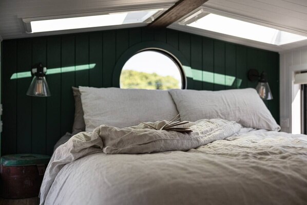 1 habitación y ropa de cama 
