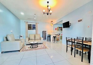 En 32-tommers smart-TV med digitale kanaler samt Netflix