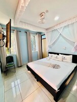 Desk, laptop workspace, iron/ironing board, free WiFi