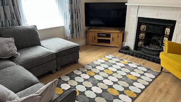 TV, fireplace