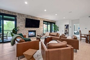 6 bedrooms, Internet - 6BR Sand Valley Lodge With Hot Tub Bar Putting Green (Nekoosa)