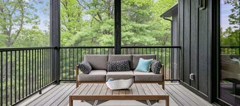 6BR Sand Valley Lodge With Hot Tub Bar Putting Green