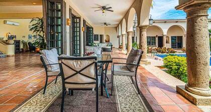 Cabo Villa for 20 w Ocean Views Pool Hot tub