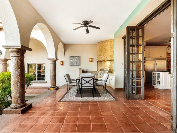 6 bedrooms, Internet