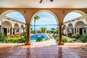 House | 6 bedrooms, Internet - Cabo Villa for 20 w Ocean Views Pool Hot tub (San José del Cabo)