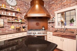 Hus | 6 soverom og internett