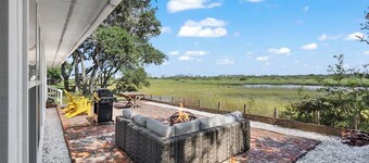 Waterfront Serenity Steps to Beach Fire Pit BBQ