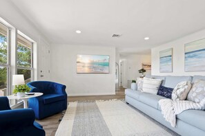 House | 3 bedrooms, Internet - Waterfront Serenity Steps to Beach Fire Pit BBQ (St. Augustine)