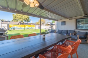 4 bedrooms, Internet - Phoenix 4 BDR Home With Outdoor Entertainment (Phoenix)