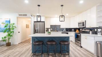 House | 4 bedrooms, Internet