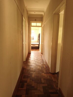 Hallway - JM TOURS & SAFARIS GUESTHOUSE (Roodepoort)