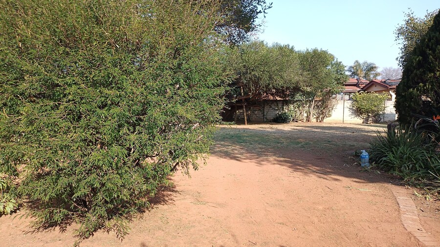 JM TOURS & SAFARIS GUESTHOUSE