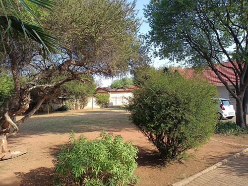 JM TOURS & SAFARIS GUESTHOUSE