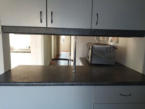 Dobbeltrom – comfort, hageutsikt | Minibar