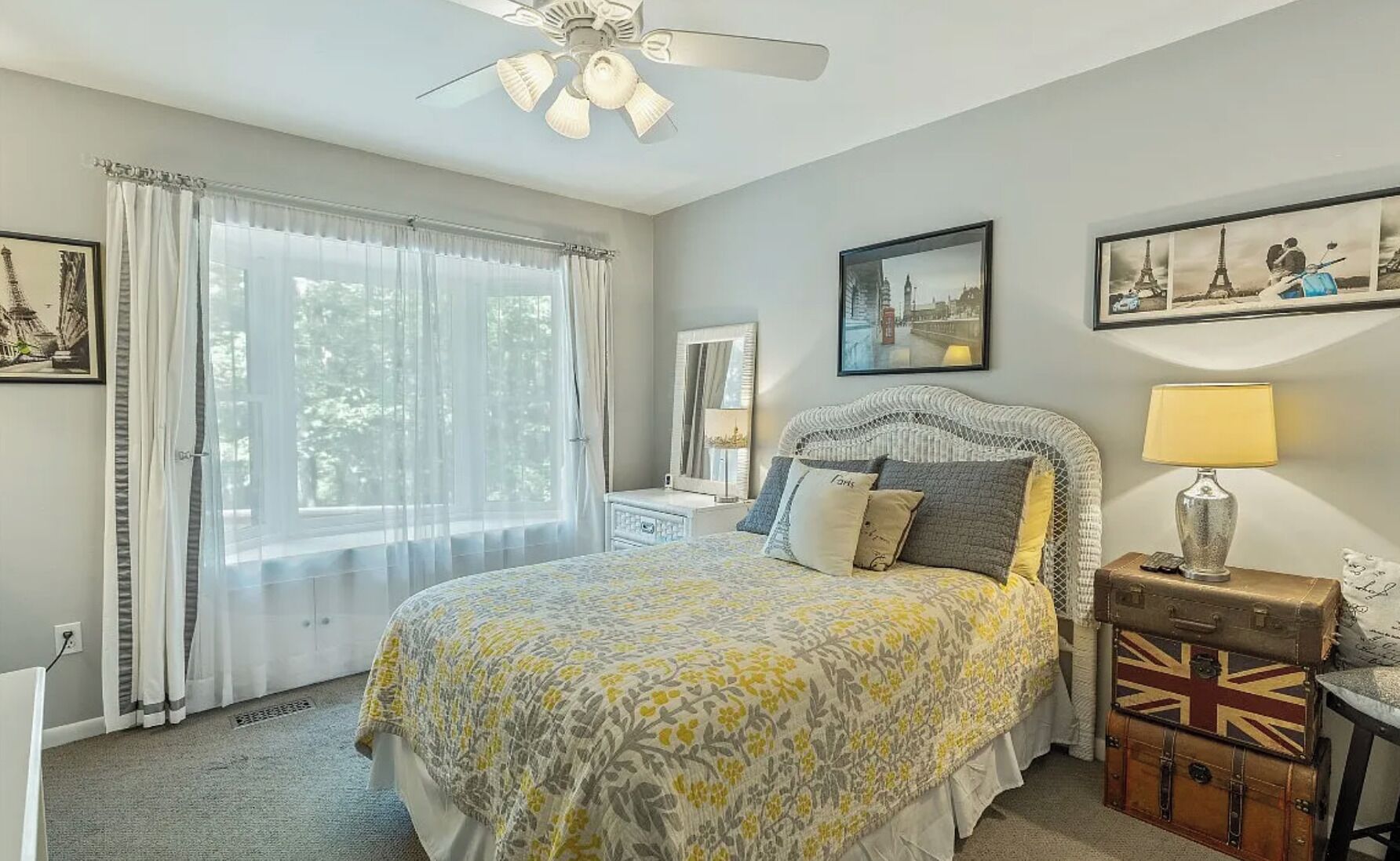 3 soverom, strykejern/-brett, wi-fi og sengetøy