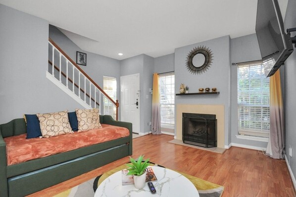 Interior - 2BR Med NRG UH DT Galleria MDA Zoo Pool KgBDS 4KTV (Houston)