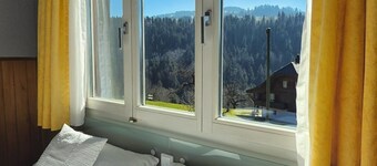 Time out for families - modern apartment near Lake Thun, Emmental and the Alps