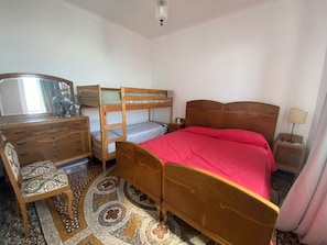 2 bedrooms, iron/ironing board, WiFi, bed sheets