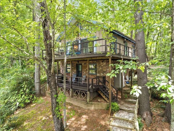 Exterior - Higher Ground-Hot Tub, Great Location!Pets Welcome (Waynesville)