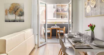 Very elegant brand new apartment with free parking