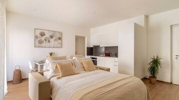 1 Schlafzimmer, Schreibtisch, Bügeleisen/Bügelbrett, Reisekinderbett