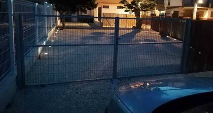 CĂłmoda casa de dos plantas con todas las comodidades en el Delta del Ebro