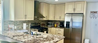 Cozy Home near O'Hare & fun Hubs with AC