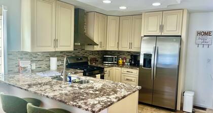 Cozy Home near O'Hare & fun Hubs with AC