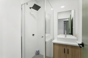 Shared bathroom - Cozy Stays - Private Rooms (Adelaide)