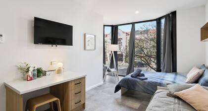 Cozy Stays - Private Rooms