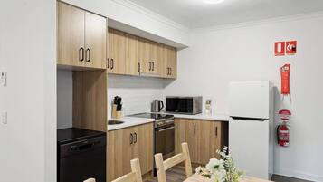 Family Studio, 1 Double Bed with Sofa bed, Non Smoking, Refrigerator | Private kitchen | Fridge, microwave, oven, stovetop