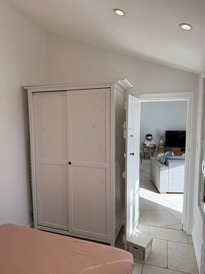2 bedrooms, iron/ironing board