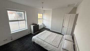 2 soverom, strykejern/-brett, wi-fi (inkludert) og sengetøy