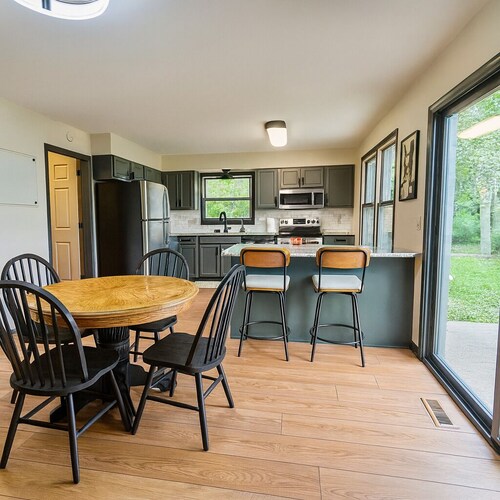 Retreat to 5 Acres of Privacy Just 1 Mile from Downtown Frankenmuth.